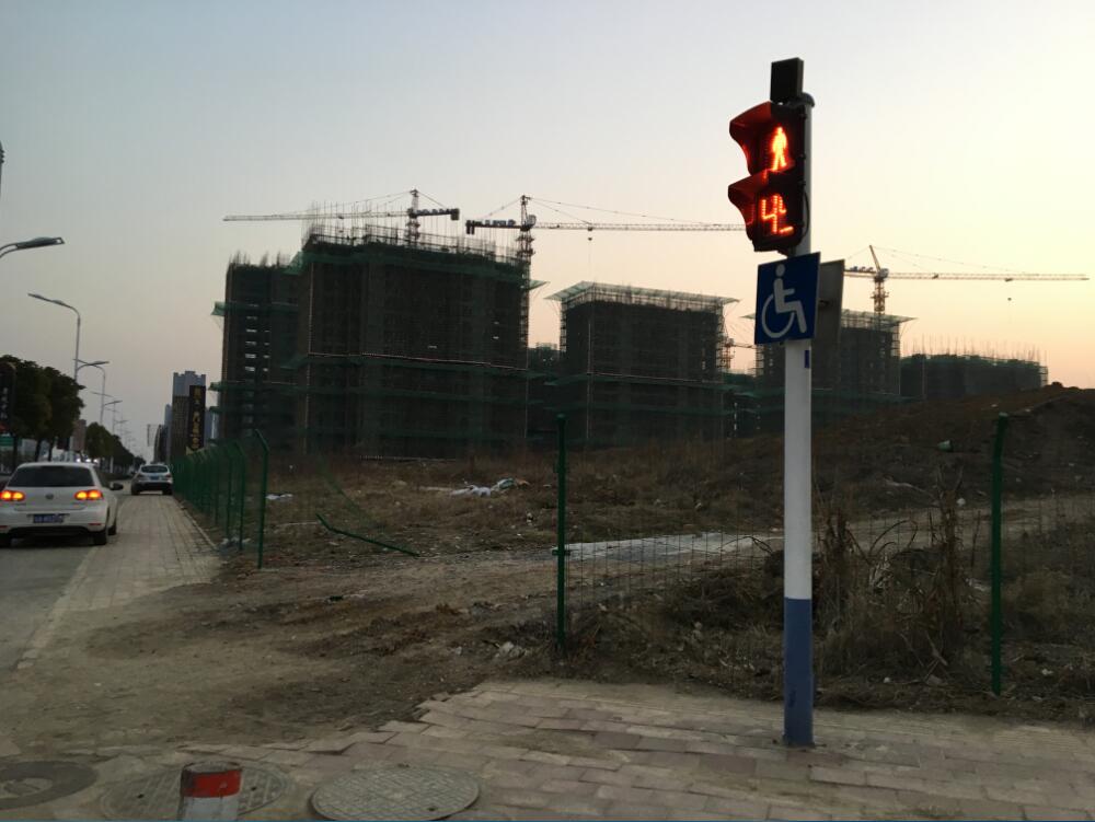 �Ϸ��гɶ�·�c����·�������Ͻ�33325.92ƽ����סլ�õ؇�(gu��)������ʹ�Ù�(qu��n)�M��׌�r(ji��)���u(p��ng)��